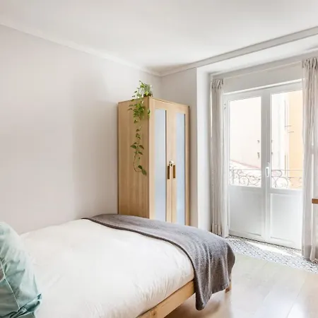 Alfama 2br Near Se & Terreiro Do Paco Apartment